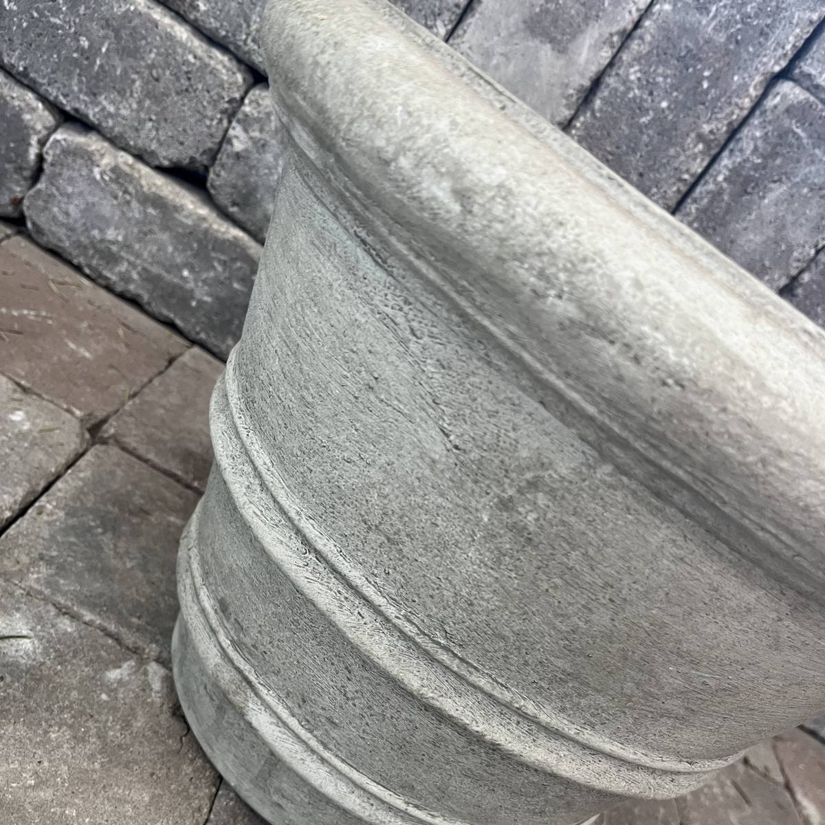Classic Rolled Rim 14.7"