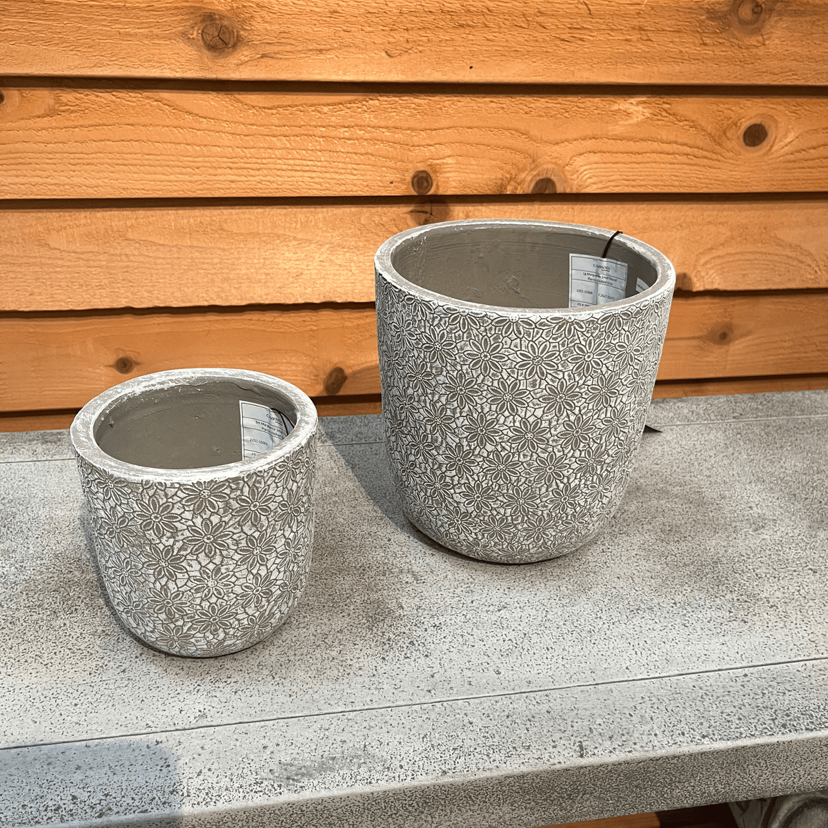 Marguerite Round Planter - Etched Grey