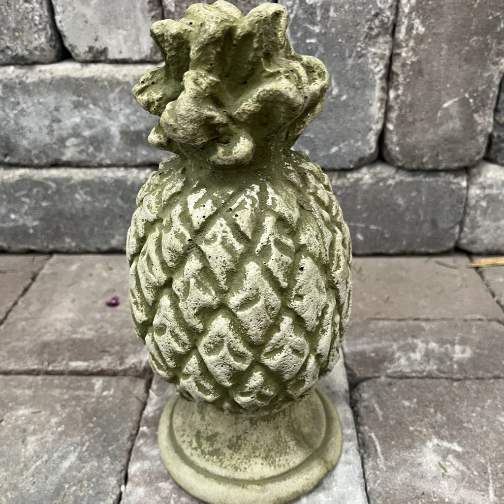 Williamsburg Pineapple Finial
