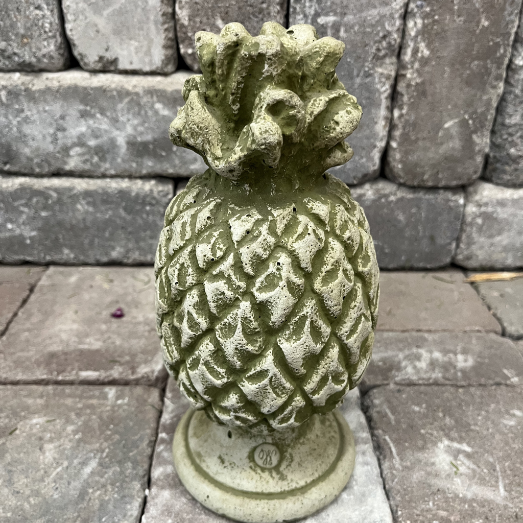 Williamsburg Pineapple Finial